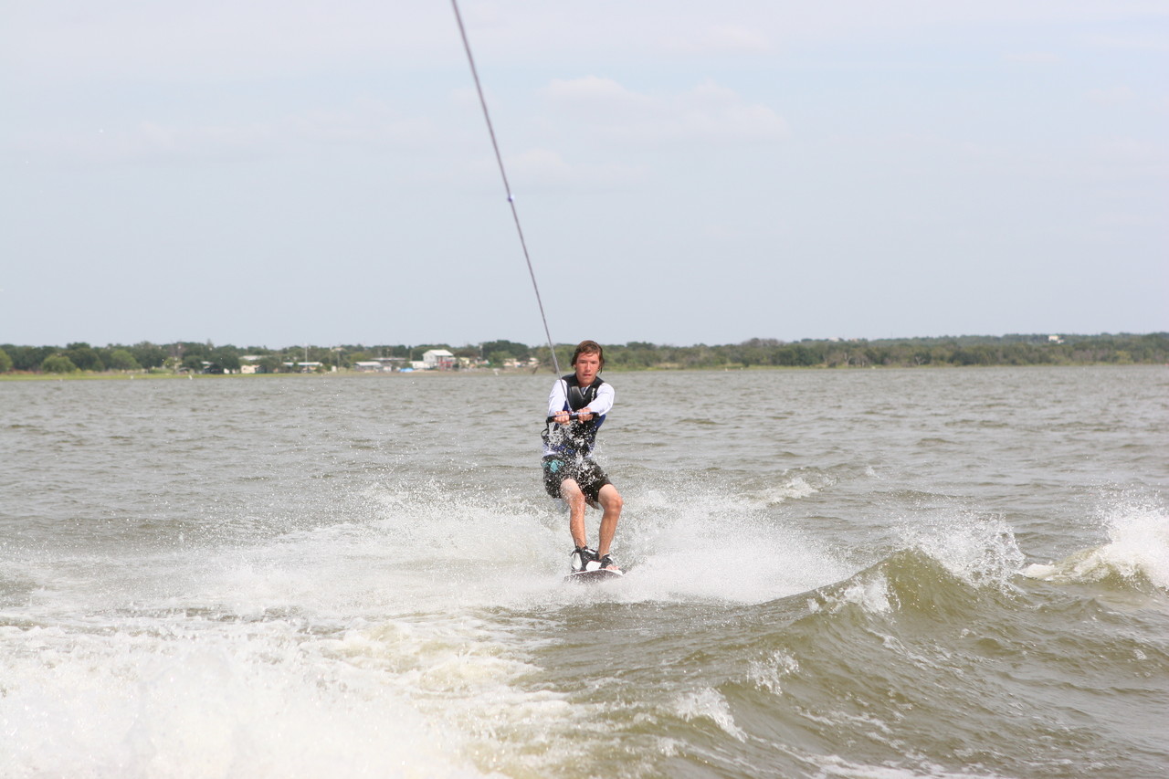 pictures/LakeHouse/wake/wakeboard1_0115.jpg