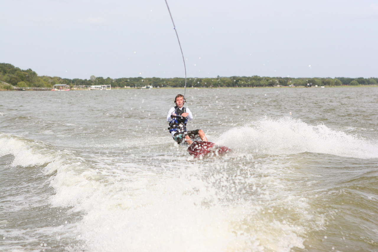 pictures/LakeHouse/wake/wakeboard1_0121.jpg