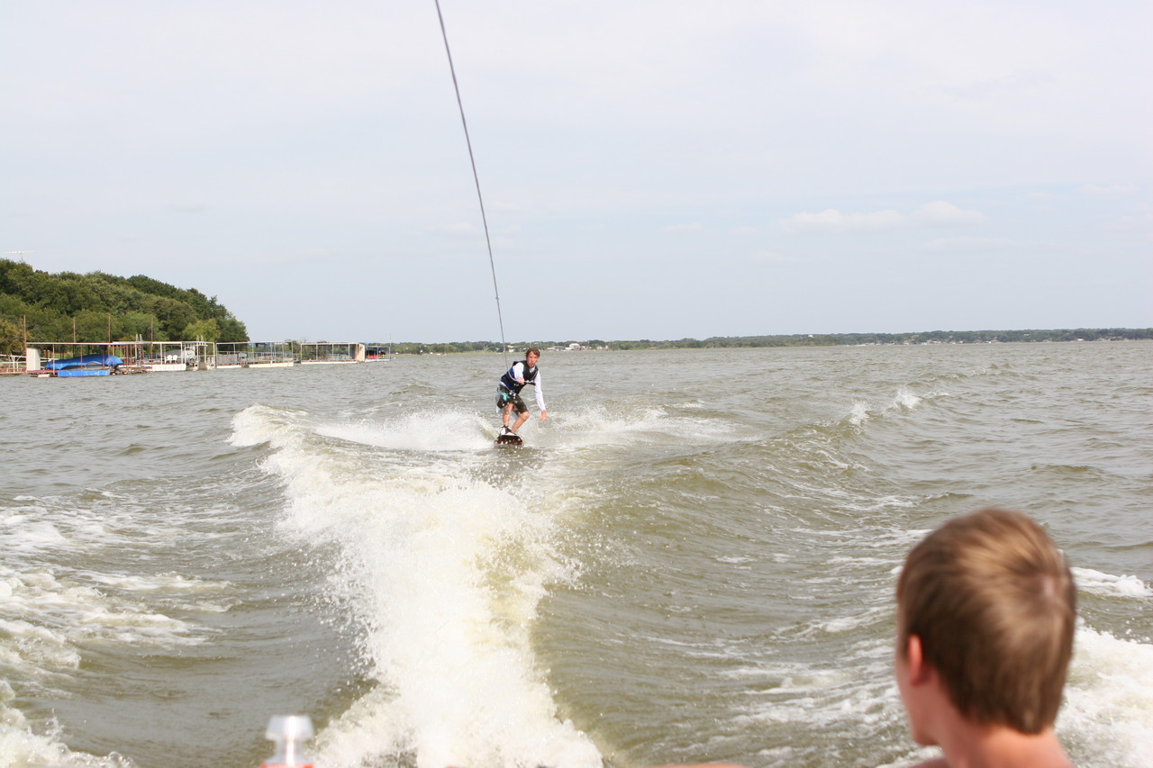 pictures/LakeHouse/wake/wakeboard1_0126.jpg