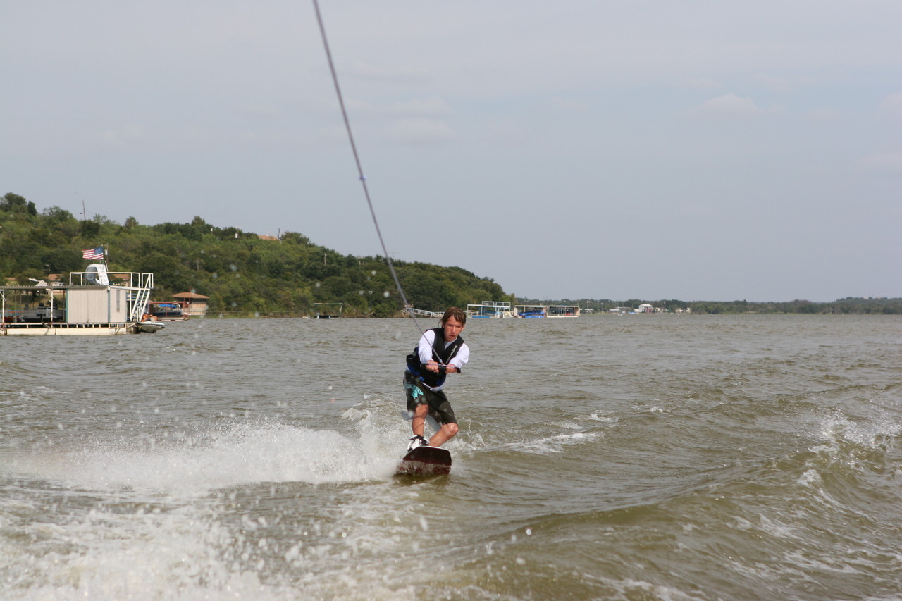 pictures/LakeHouse/wake/wakeboard1_0133.jpg