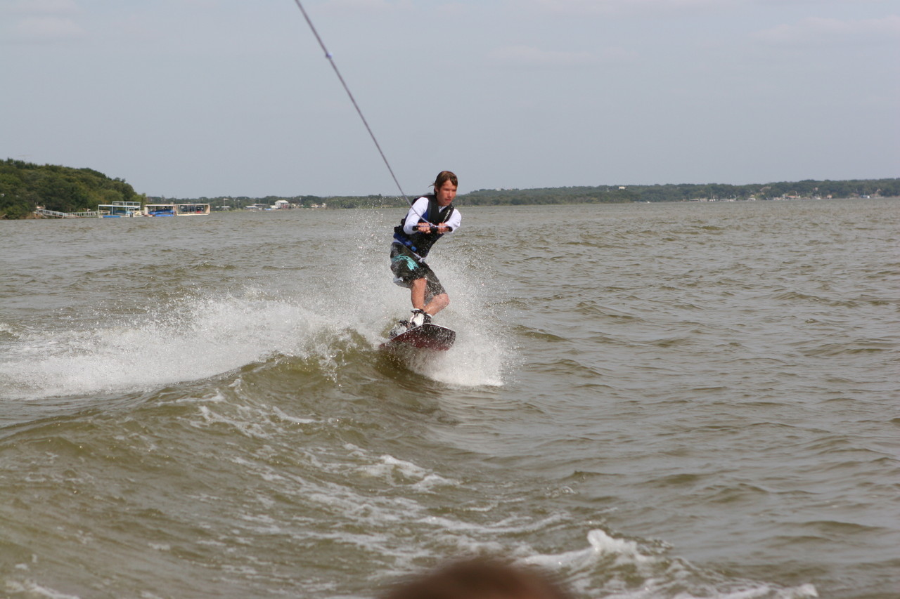 pictures/LakeHouse/wake/wakeboard1_0134.jpg