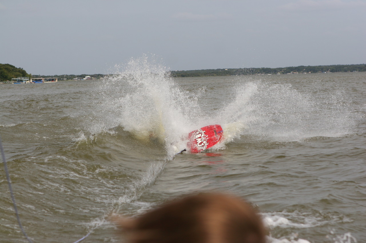 pictures/LakeHouse/wake/wakeboard1_0136.jpg