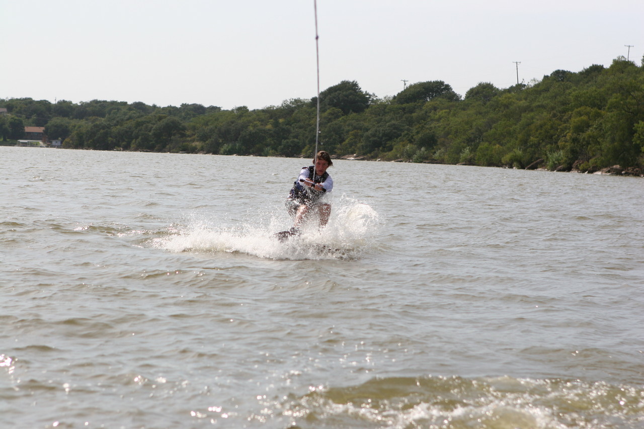 pictures/LakeHouse/wake/wakeboard1_0137.jpg