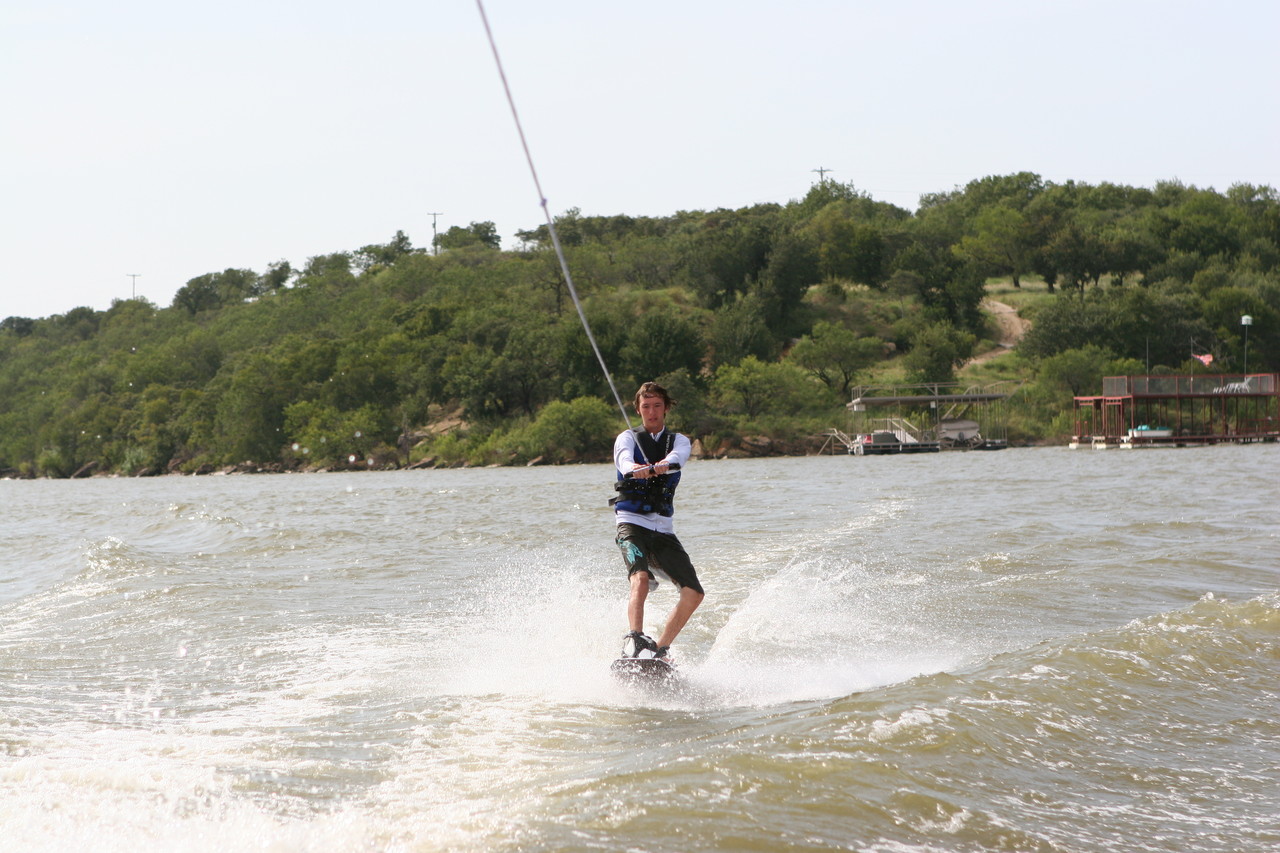 pictures/LakeHouse/wake/wakeboard1_0139.jpg