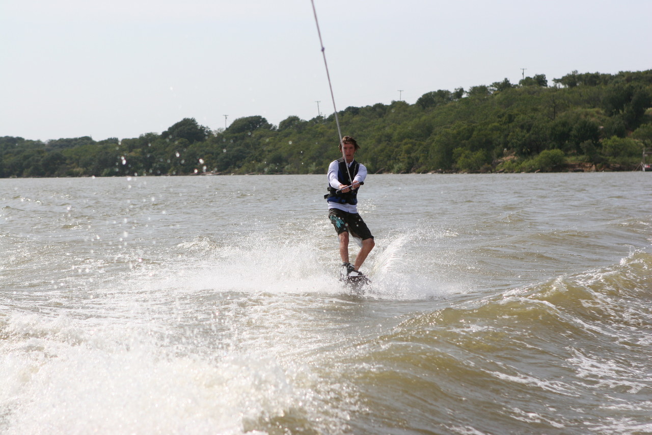 pictures/LakeHouse/wake/wakeboard1_0141.jpg