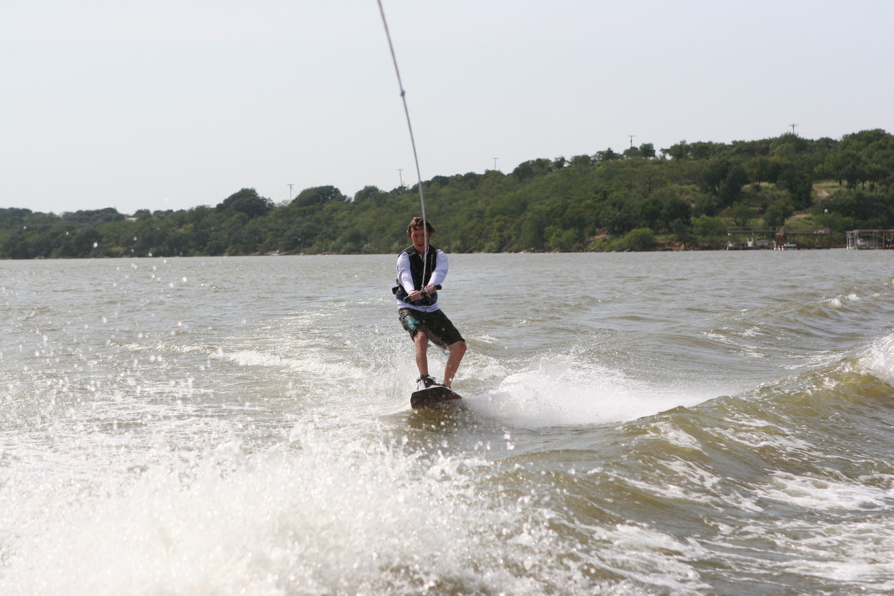 pictures/LakeHouse/wake/wakeboard1_0142.jpg