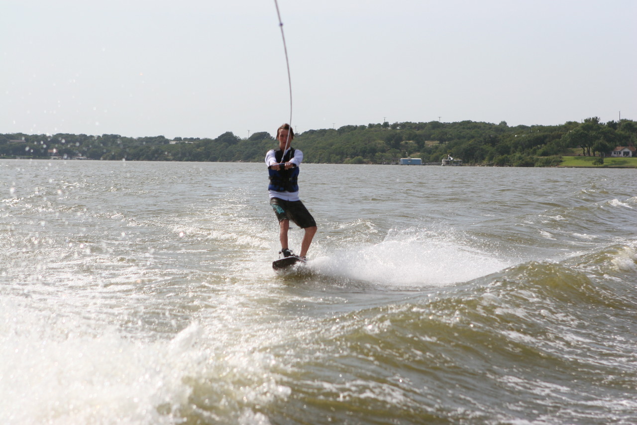 pictures/LakeHouse/wake/wakeboard1_0148.jpg