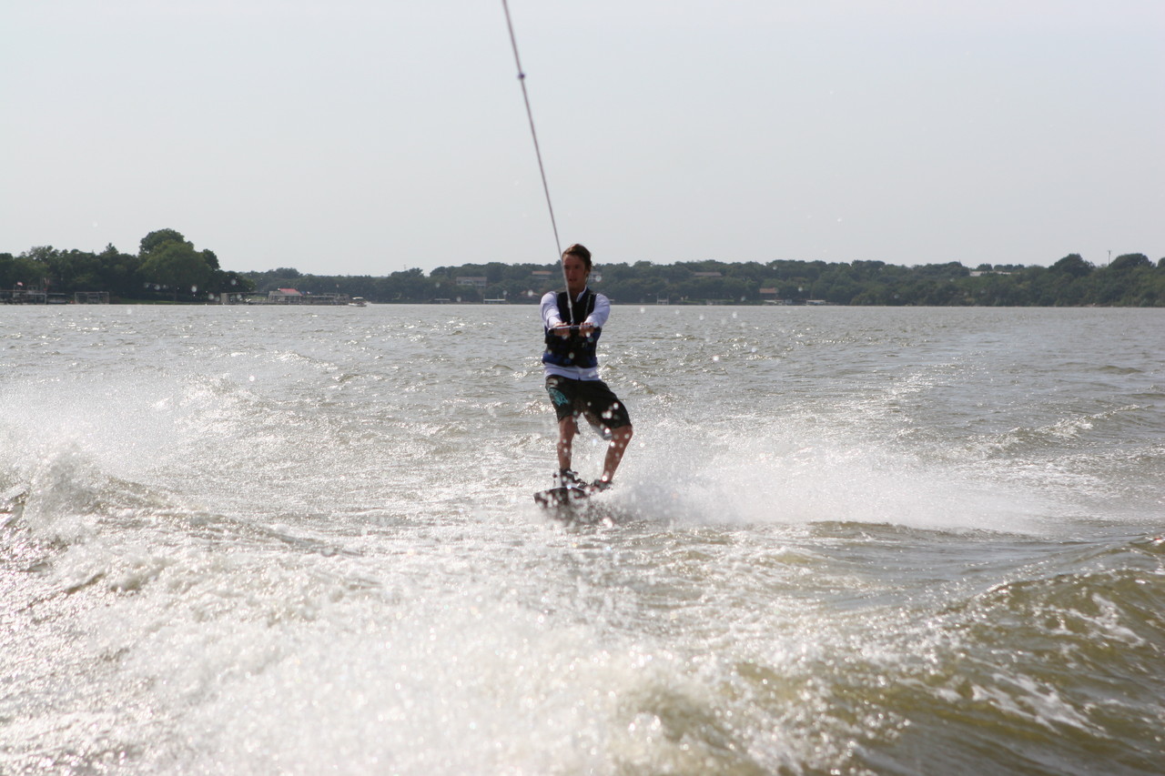 pictures/LakeHouse/wake/wakeboard1_0149.jpg