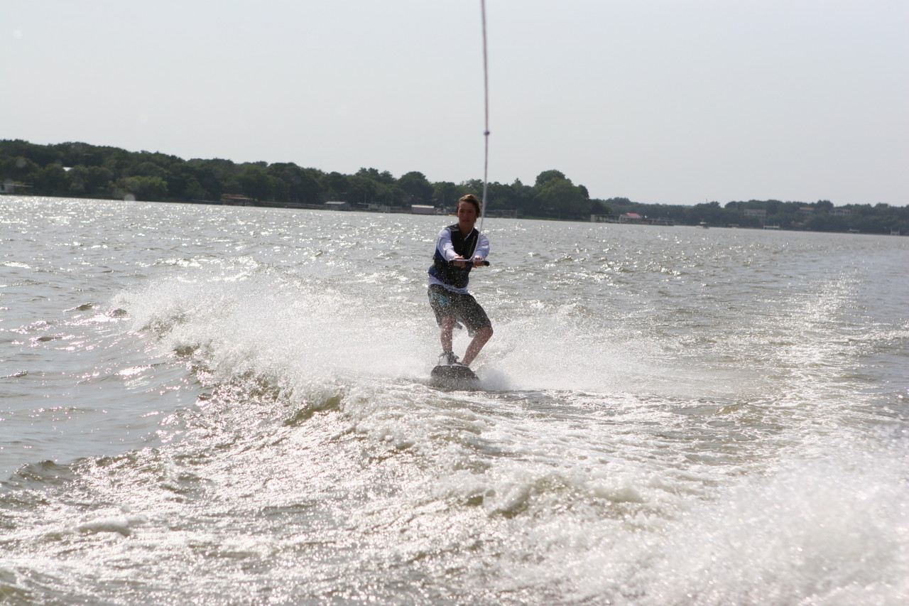 pictures/LakeHouse/wake/wakeboard1_0151.jpg