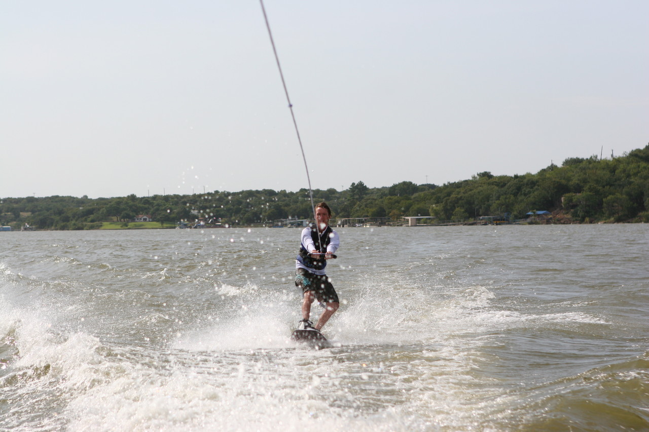 pictures/LakeHouse/wake/wakeboard1_0154.jpg