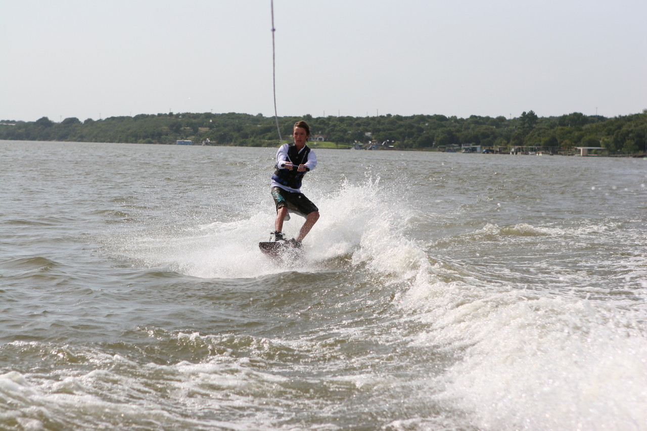 pictures/LakeHouse/wake/wakeboard1_0156.jpg