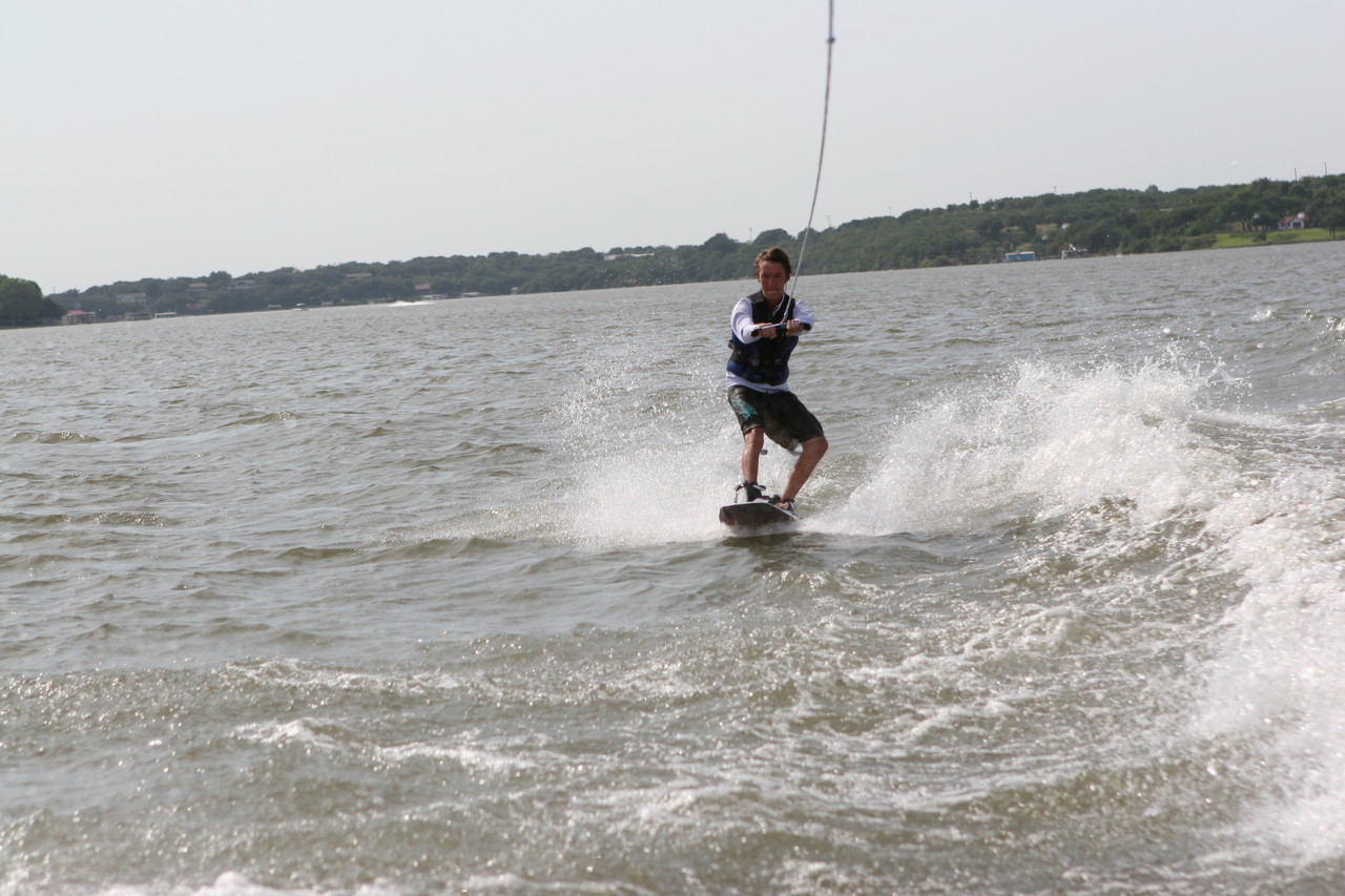 pictures/LakeHouse/wake/wakeboard1_0161.jpg