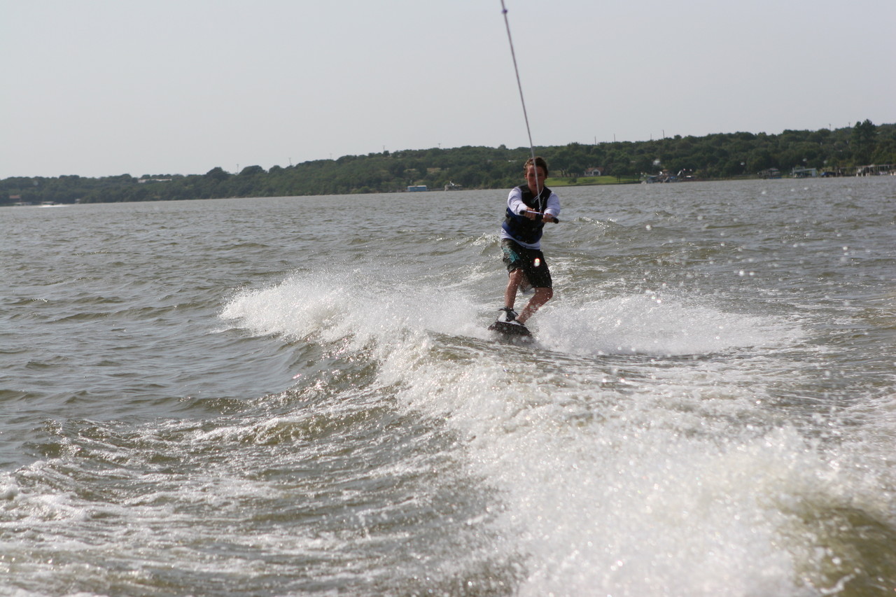 pictures/LakeHouse/wake/wakeboard1_0162.jpg