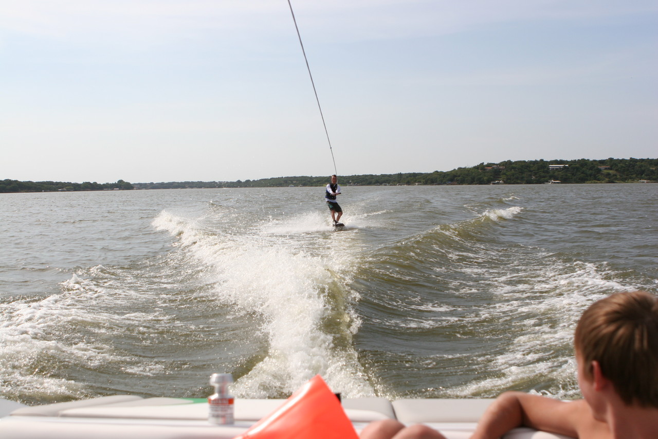 pictures/LakeHouse/wake/wakeboard1_0163.jpg