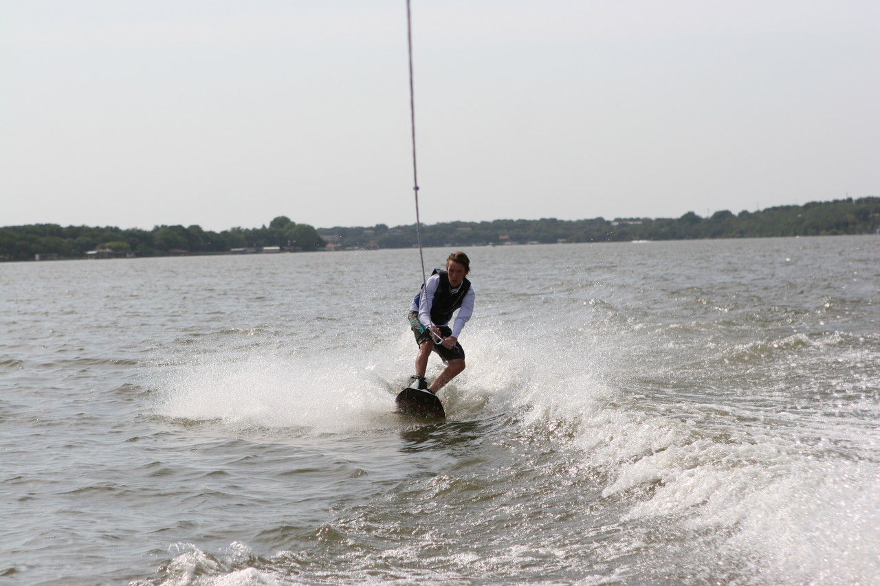 pictures/LakeHouse/wake/wakeboard1_0166.jpg