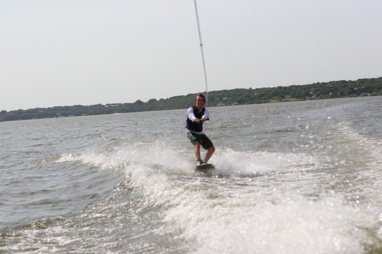 pictures/LakeHouse/wake/wakeboard1_0167.jpg