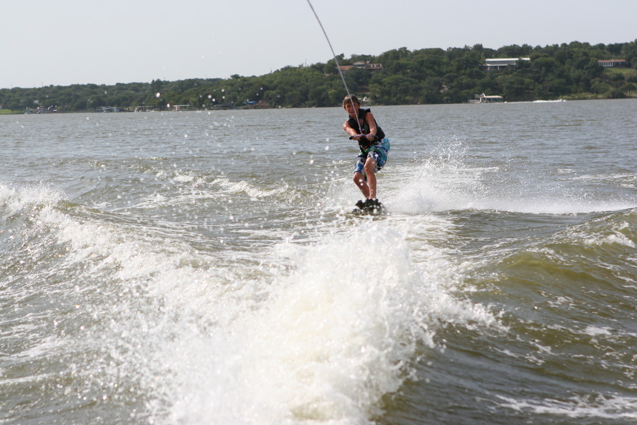 pictures/LakeHouse/wake/wakeboard1_0170.jpg