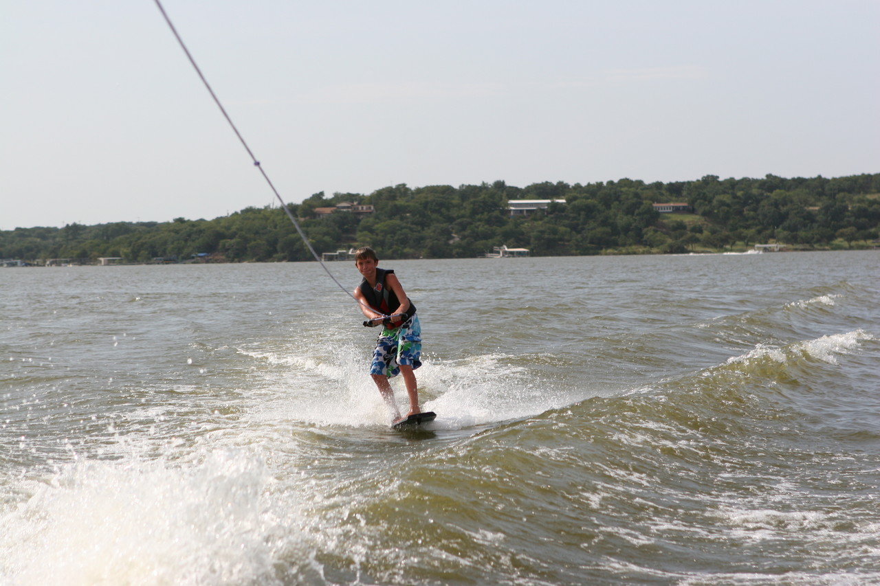 pictures/LakeHouse/wake/wakeboard1_0171.jpg