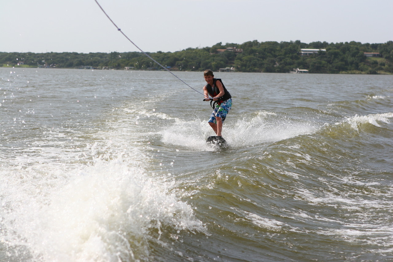 pictures/LakeHouse/wake/wakeboard1_0172.jpg