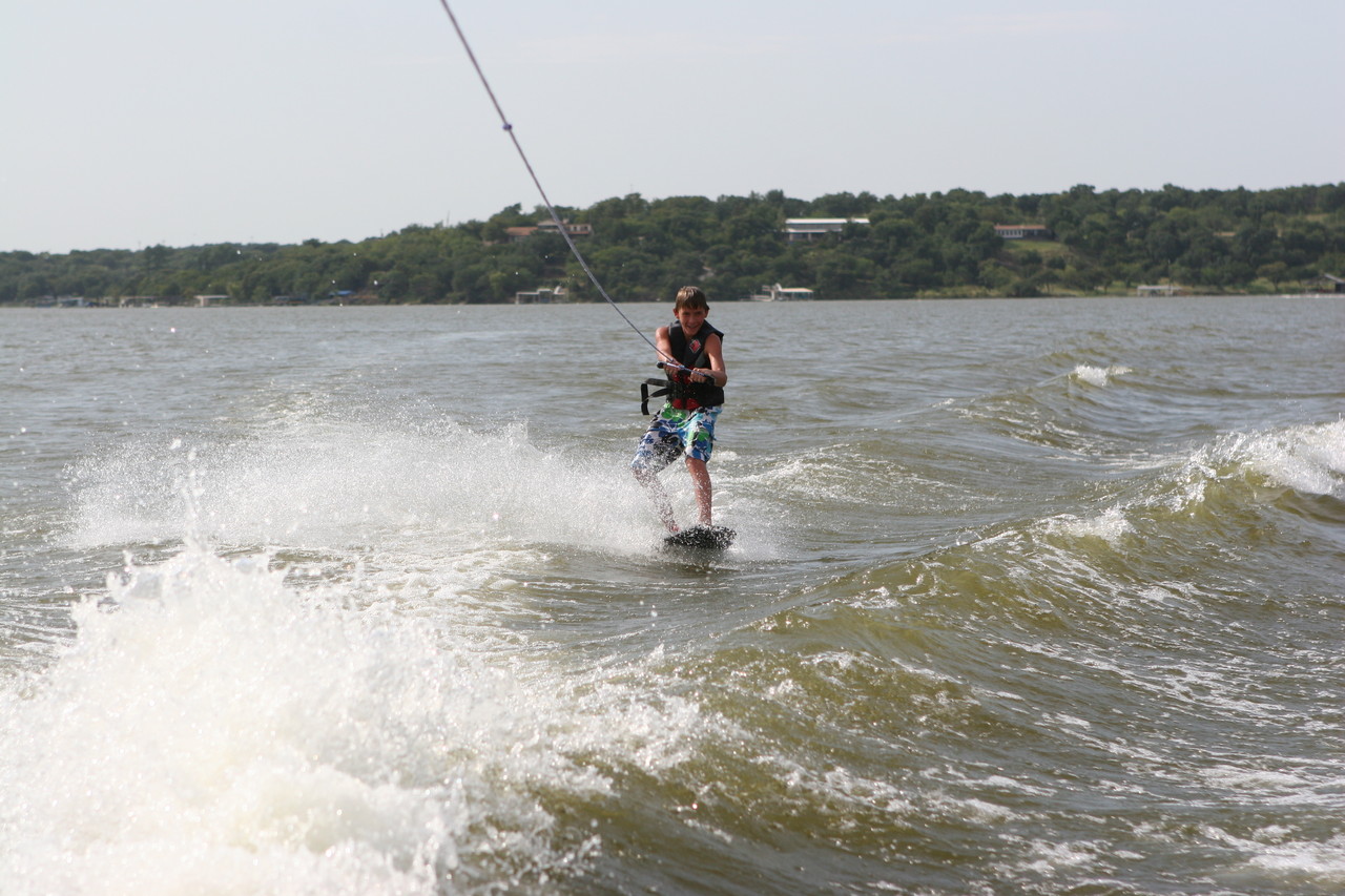 pictures/LakeHouse/wake/wakeboard1_0173.jpg