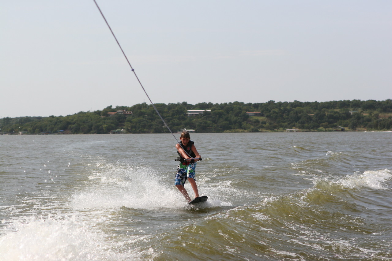 pictures/LakeHouse/wake/wakeboard1_0174.jpg