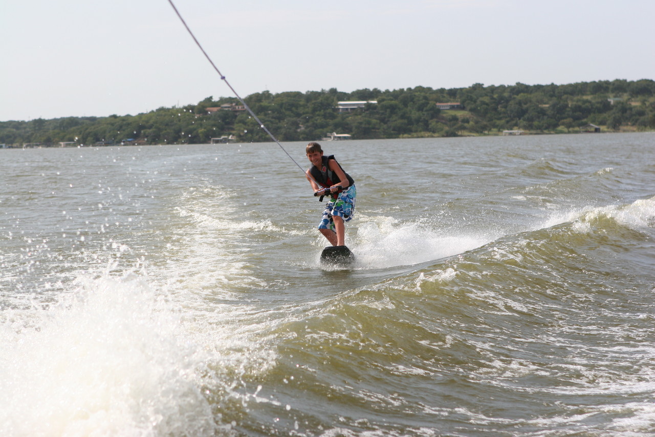 pictures/LakeHouse/wake/wakeboard1_0175.jpg