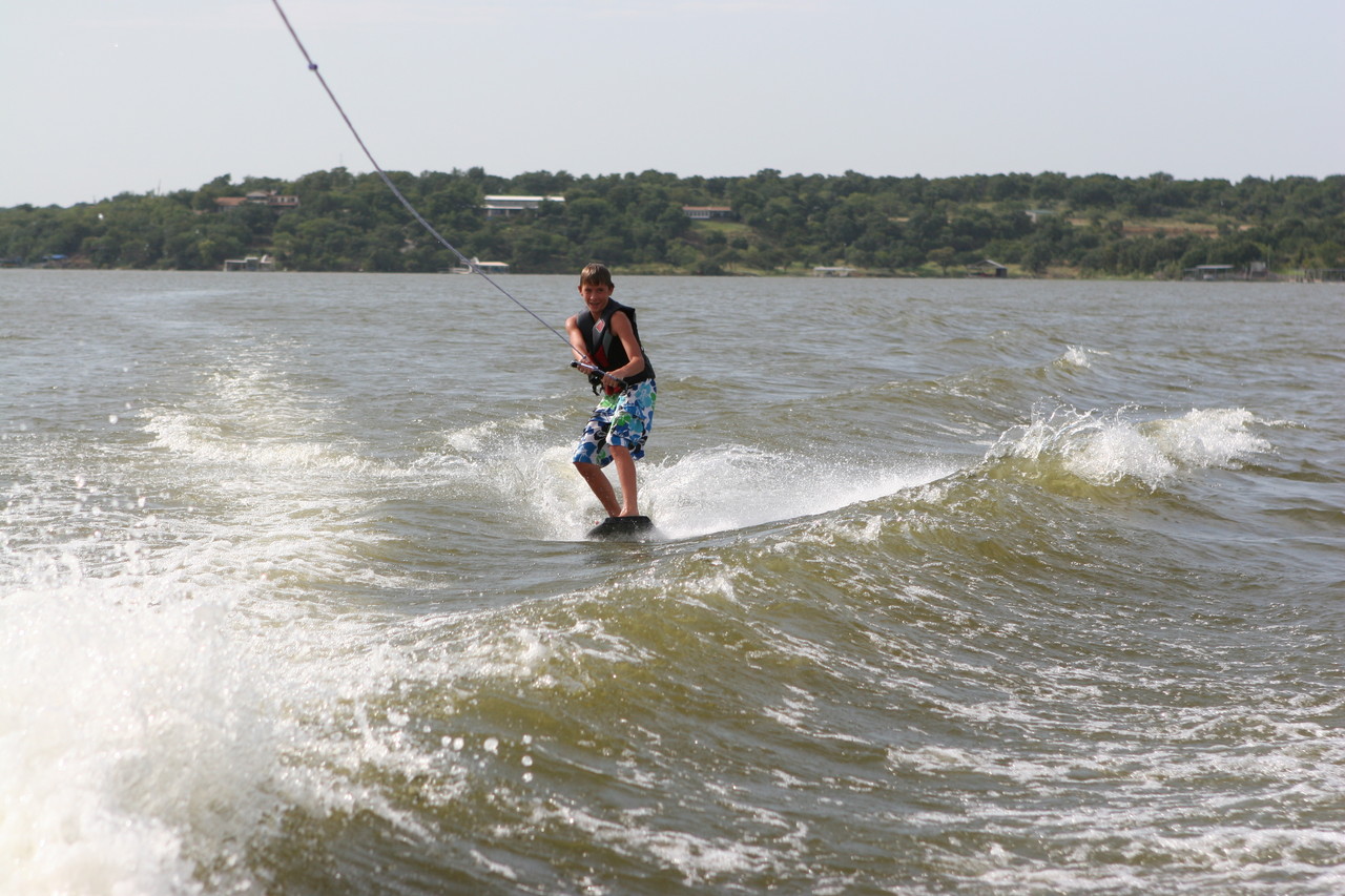 pictures/LakeHouse/wake/wakeboard1_0176.jpg