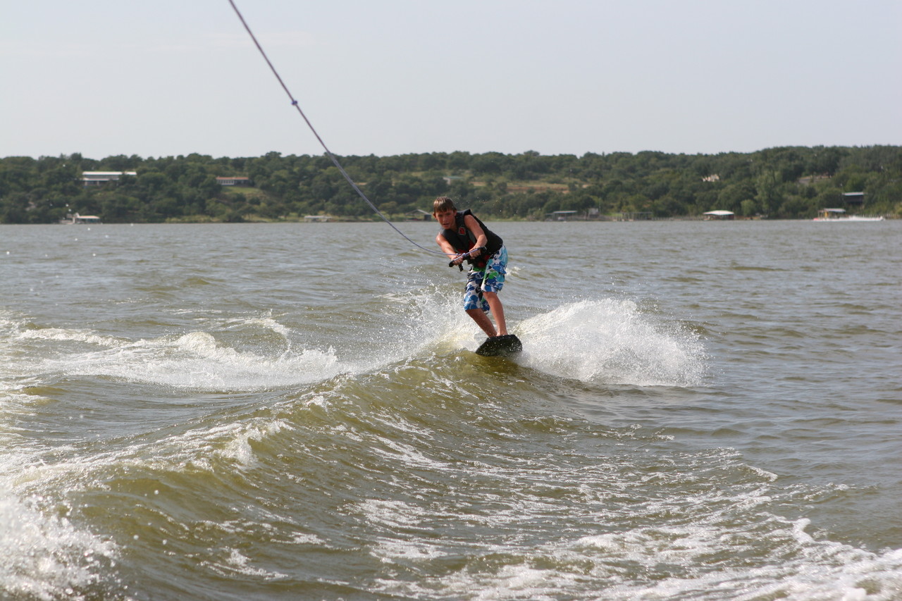 pictures/LakeHouse/wake/wakeboard1_0177.jpg