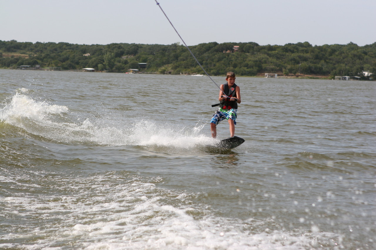 pictures/LakeHouse/wake/wakeboard1_0178.jpg