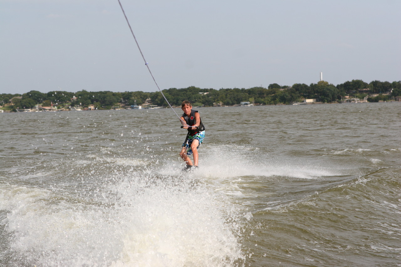 pictures/LakeHouse/wake/wakeboard1_0186.jpg