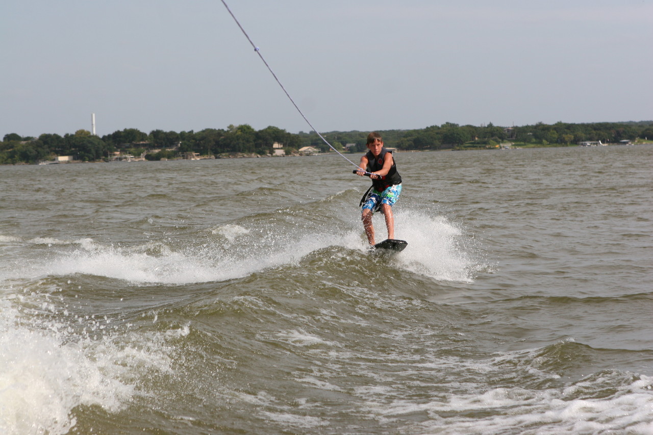 pictures/LakeHouse/wake/wakeboard1_0188.jpg