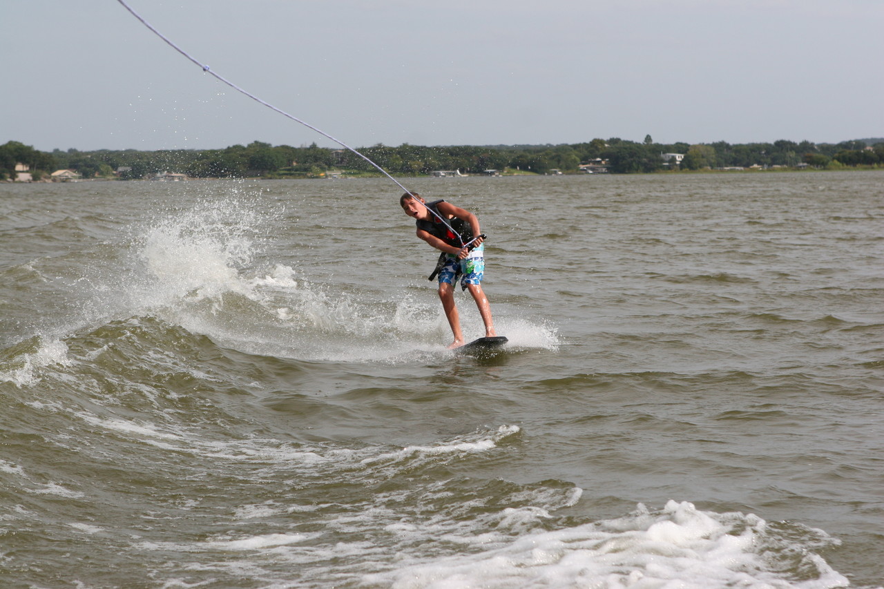 pictures/LakeHouse/wake/wakeboard1_0189.jpg