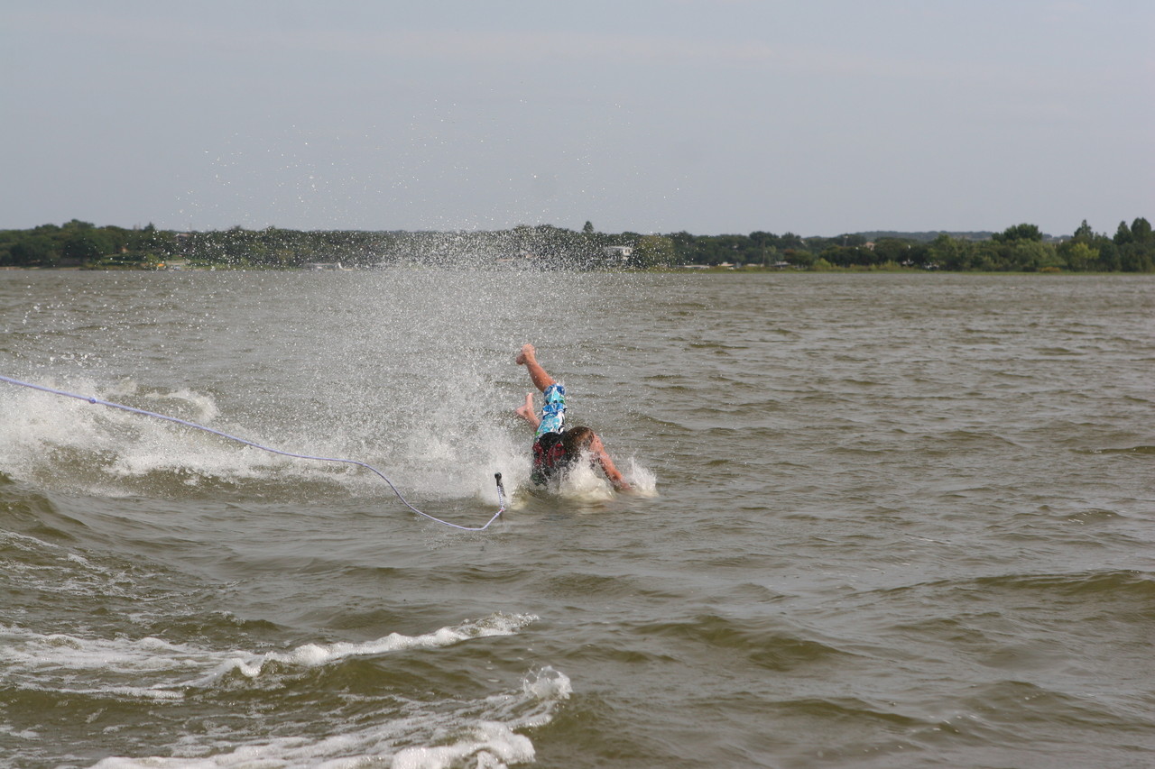 pictures/LakeHouse/wake/wakeboard1_0190.jpg