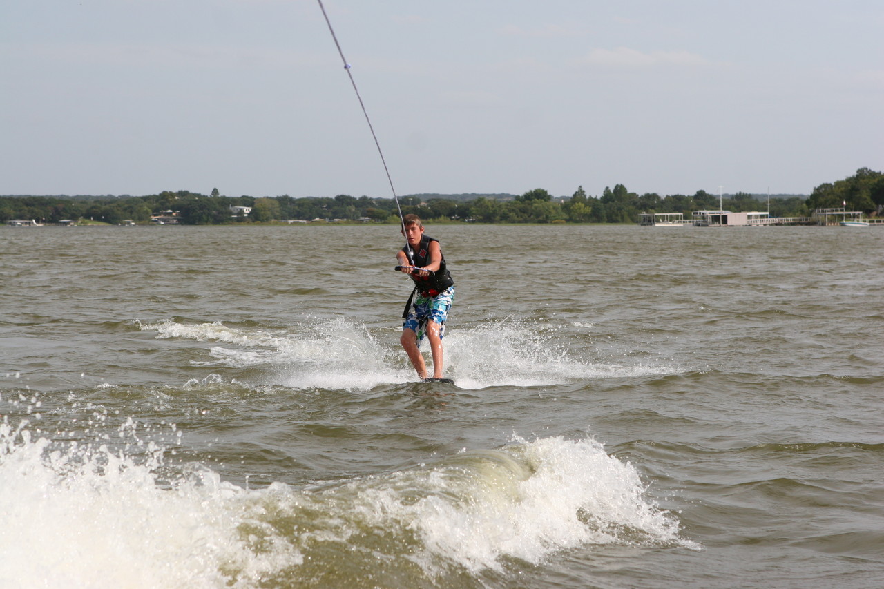 pictures/LakeHouse/wake/wakeboard1_0192.jpg